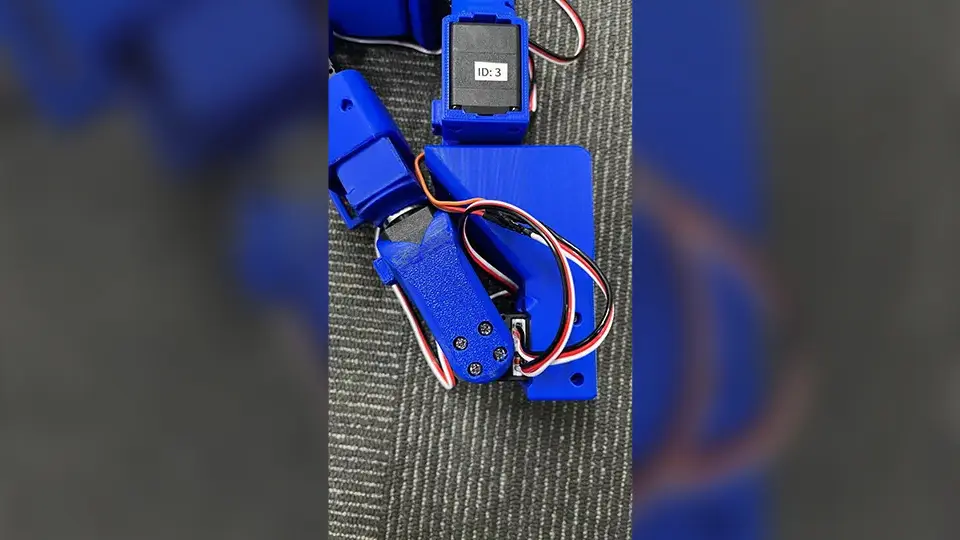 OpenArms Miniの改良後の肘の可動域